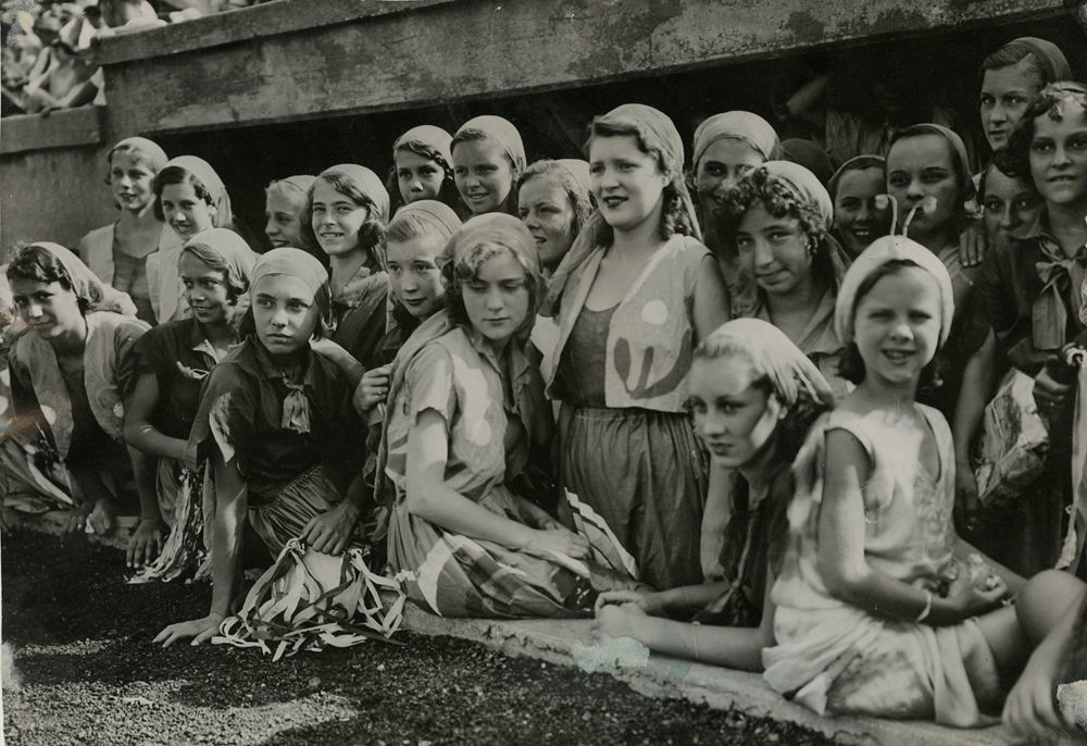 1932: Pageant